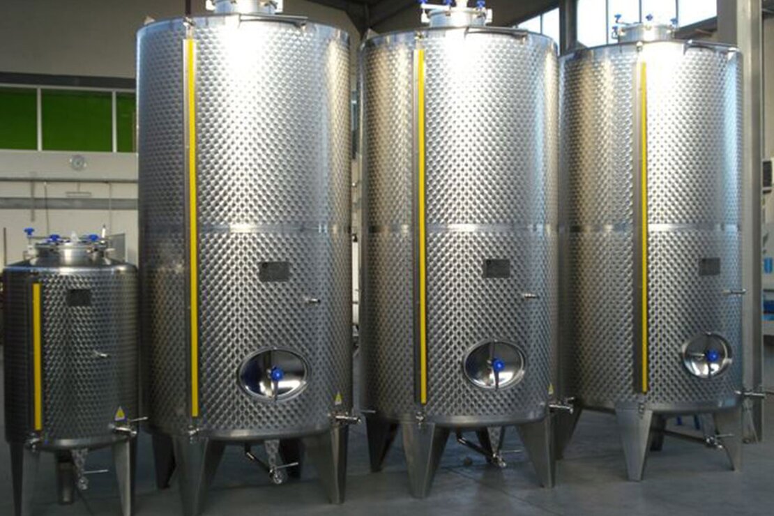 Stainless steel tanks and bottling line for extra virgin olive oil
